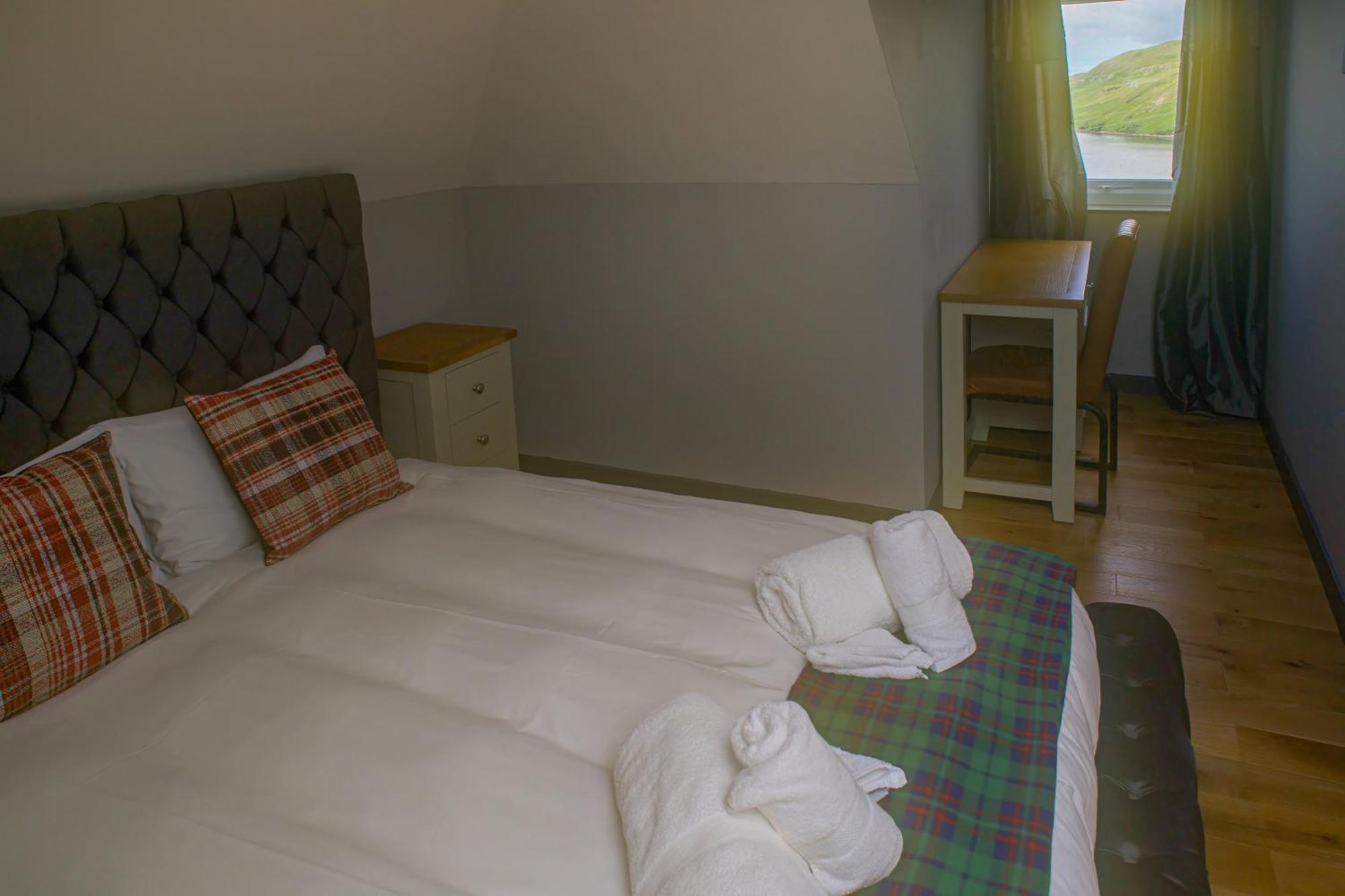 Luxury 4 Bedroom Cottage With Stunning Views Near Fairy Pools! Carbost  Exterior foto