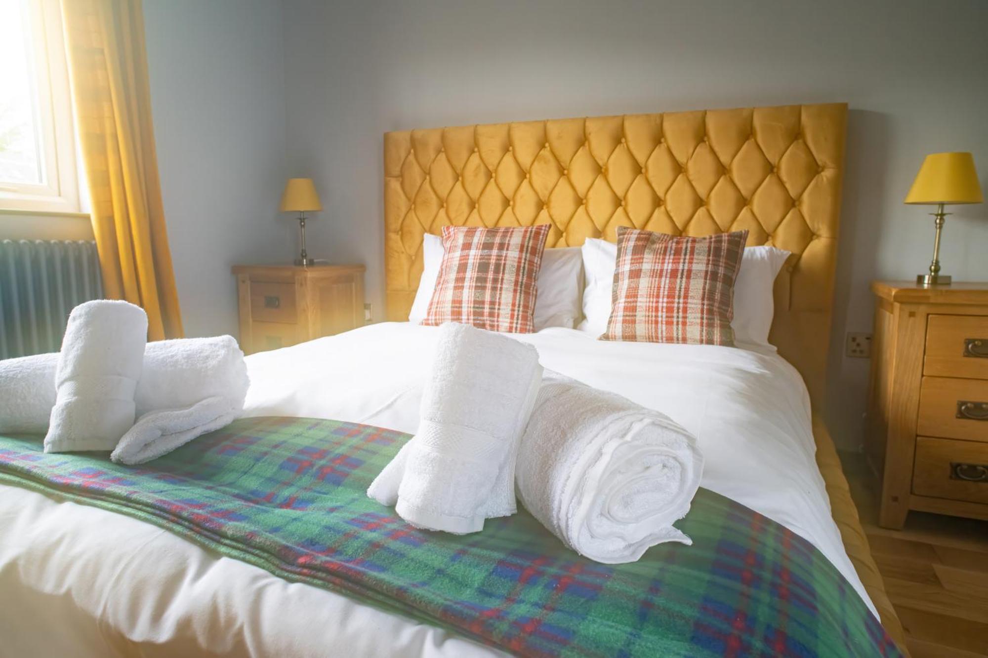 Luxury 4 Bedroom Cottage With Stunning Views Near Fairy Pools! Carbost  Exterior foto