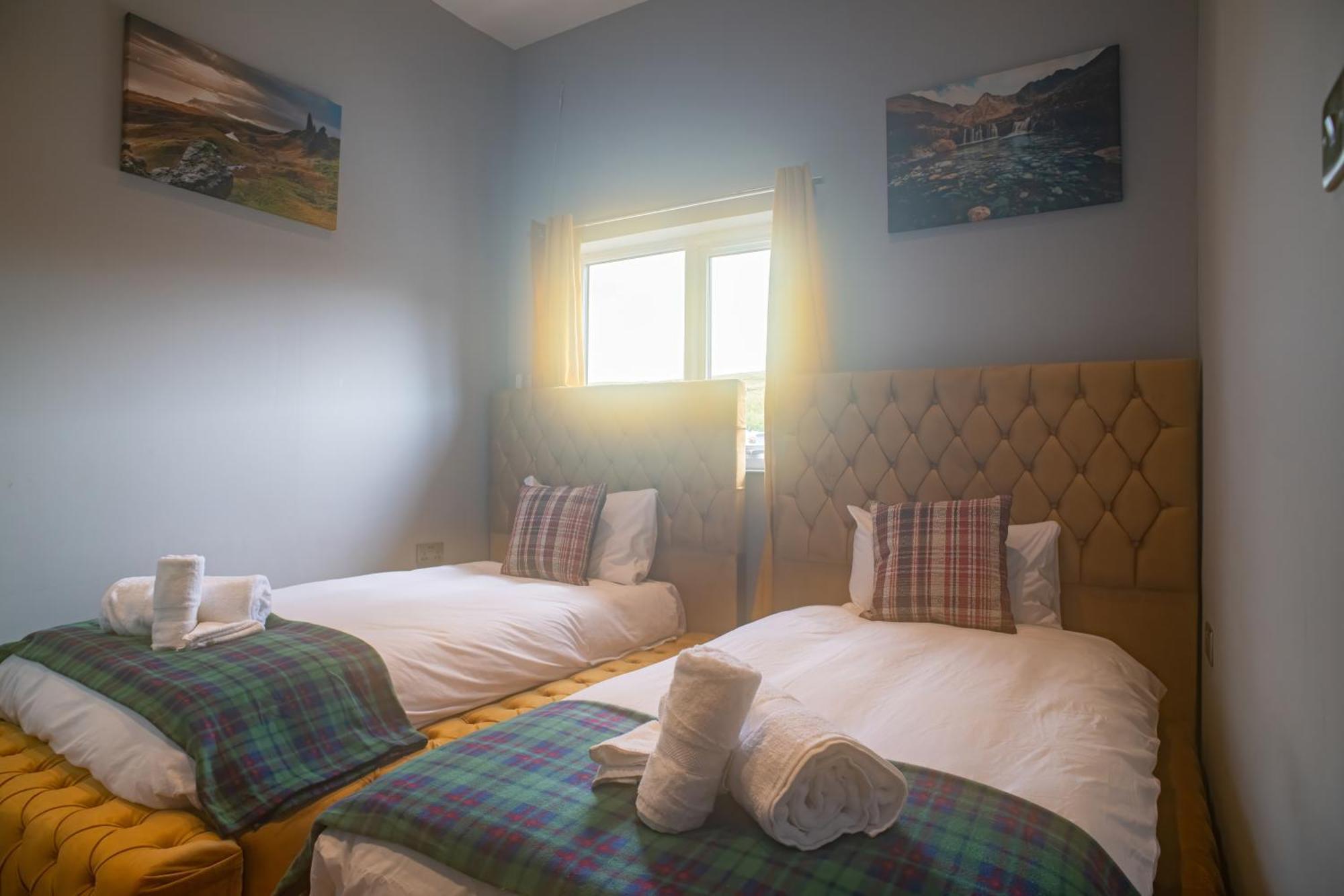Luxury 4 Bedroom Cottage With Stunning Views Near Fairy Pools! Carbost  Exterior foto